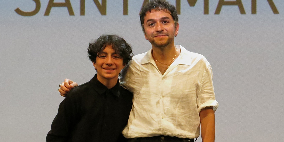 El actor Jade Reyes (izq.) y el director Bruno Santamaría, en Morelia