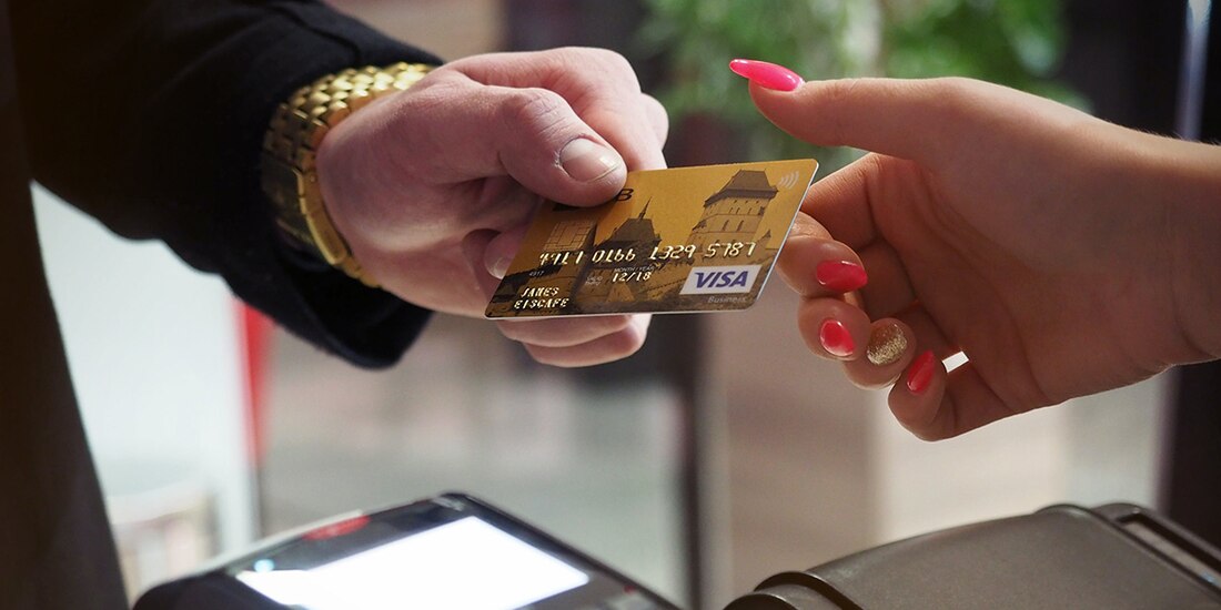 Mexicanos llegan a El Buen Fin con más deudas en sus tarjetas