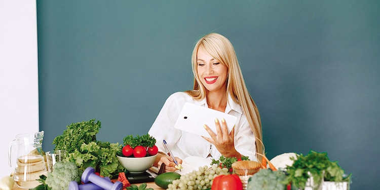 HAZ tu plan de alimentación por semana;
incluye frutas
