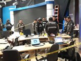 Fiscalía de Ecuador investiga atentado explosivo contra el periodista y presentador del canal Ecuavisa, Lenín Artieda, quien recibió la bomba en un sobre anónimo