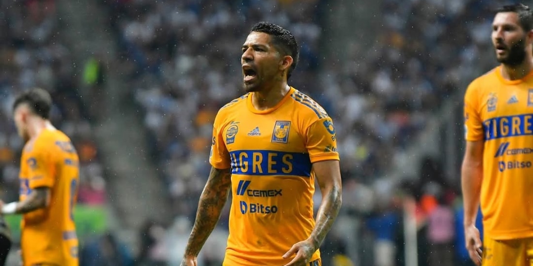 Javier Aquino en una de sus temporadas en Tigres
