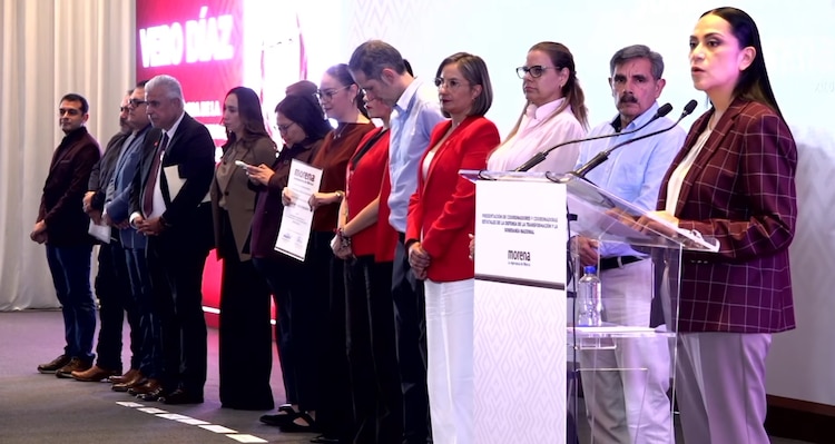 Verónica Díaz Robles fue designada coordinadora de la Transformación de Morena en Zacatecas; el anuncio lo hizo Ariadna Montiel (der.).