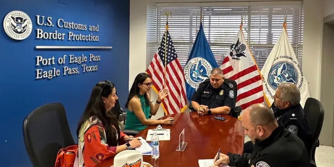 Funcionarios de la Cancillería con autoridades de la Border, ayer, en reunión.