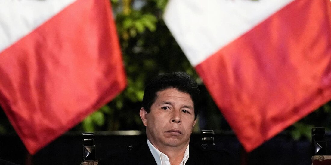 Pedro Castillo, presidente de Perú, es acusado de corrupción; una misión especial de la OEA acudirá al país ante la "crisis constitucional".