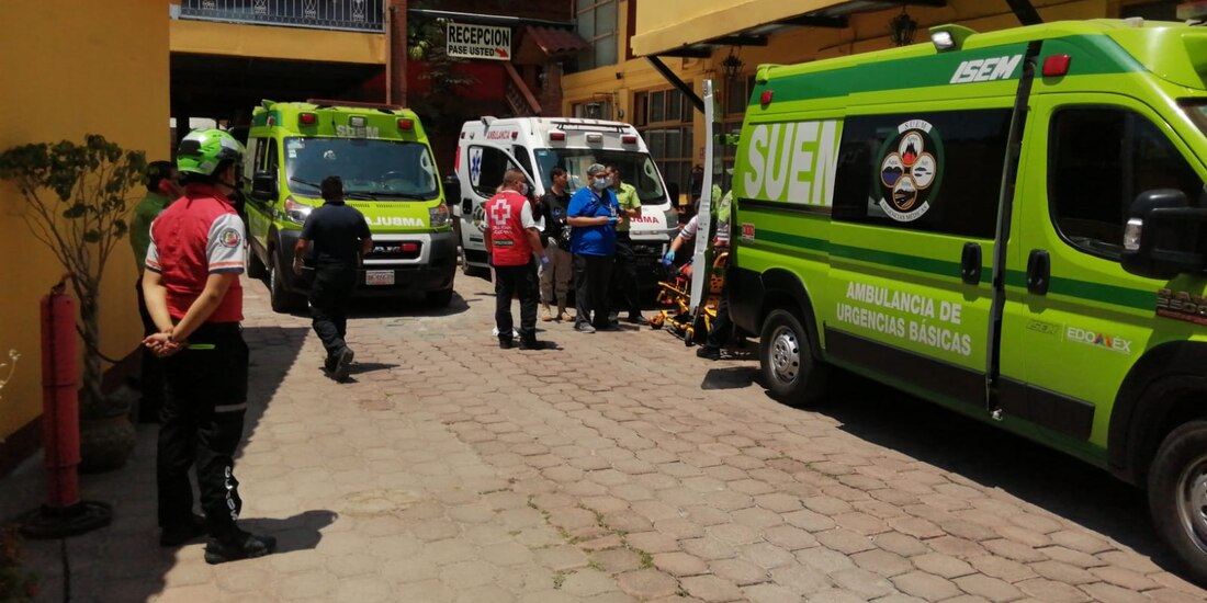 Boda en Tepotzotlán termina con más de 100 invitados intoxicados presuntamente por ingerir comida en mal estado.