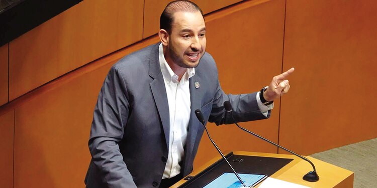El senador Marko Cortés (PAN) en el pleno del Senado de la República.