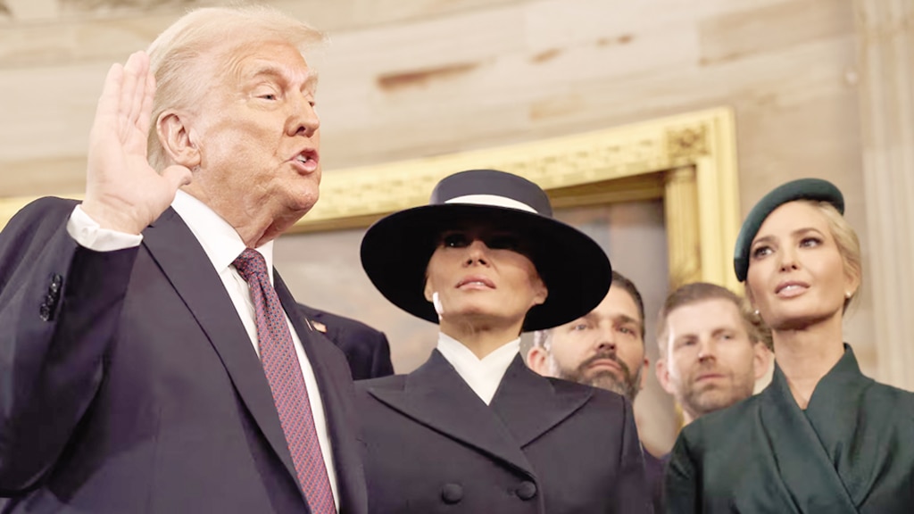 Donald Trump presta juramento al cargo ante la mirada de Melania Trump, Ivanka Trump, Donald Trump Jr. y Eric Trump en la Rotonda del Capitolio, el 20 de enero.
