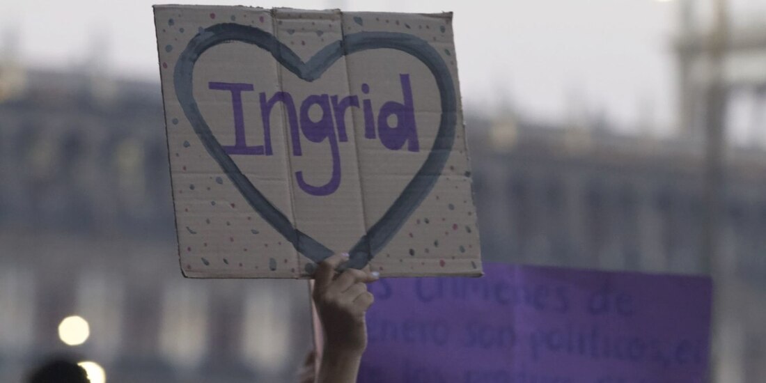 La Ley Ingrid es un dictamen de reforma al Código Penal local y sanciona a los servidores públicos que difundan de manera indebida información, fotografías o documentos relacionados a investigaciones.