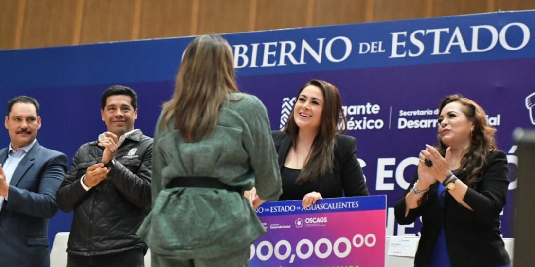 Tere Jiménez entrega 44 mdp a asociaciones civiles que apoyan a grupos vulnerables.