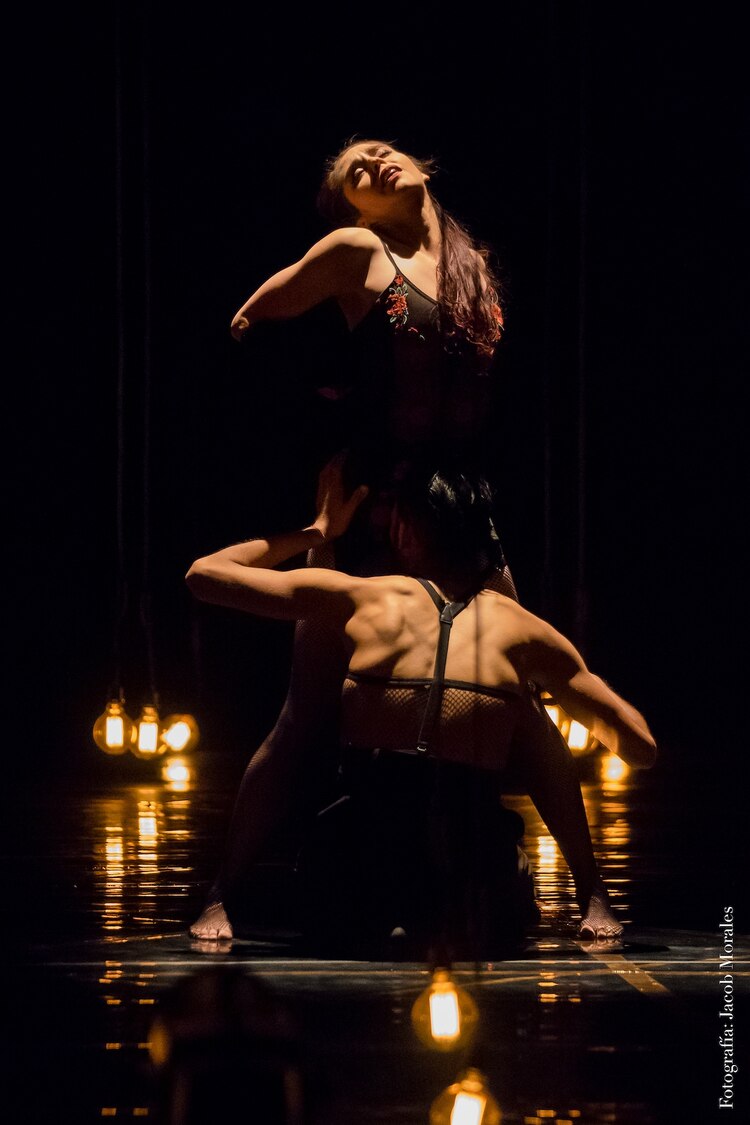 Obra En código bolero