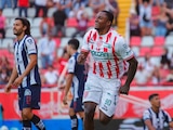 Necaxa venció a Monterrey con un tardío gol de Juan Valencia.