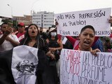 Con pancartas contra Dina Boluarte, ciudadanos exigen el fin de la represión.