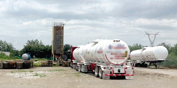 Predio usado para almacenar combustible ilegal en Cadereyta, Nuevo León, ayer.