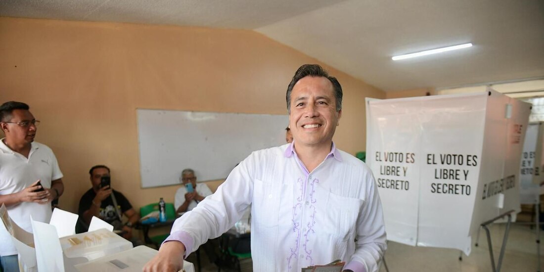 Gobernador de Veracruz vota.