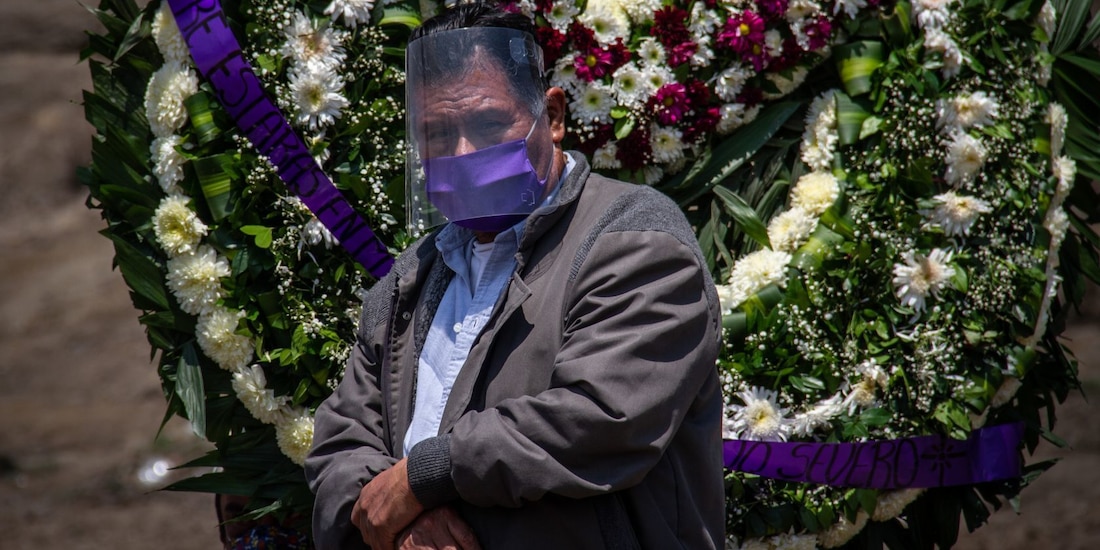 Familia despide a su difunto por posible COVID-19.