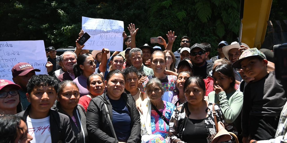 Al centro, la Presidenta Claudia Sheinbaum durante su visita a Hidalgo.