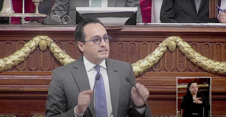 Andrés Atayde Rubiolo, diputado del PAN y presidente de la JUCOPO en el Primer Informe de Gobierno de Clara Brugada