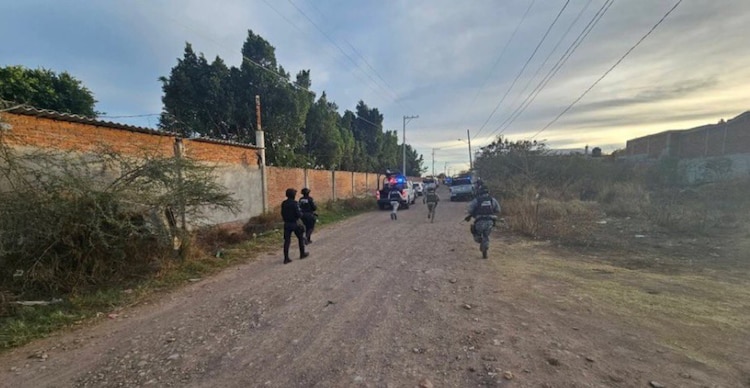 Autoridades arribando a Loma Flores