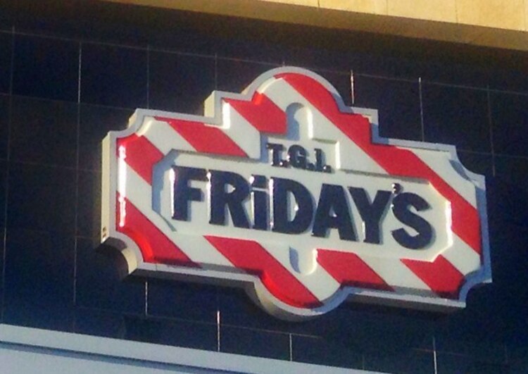 TGI Fridays se caracteriza por su comida rápida.