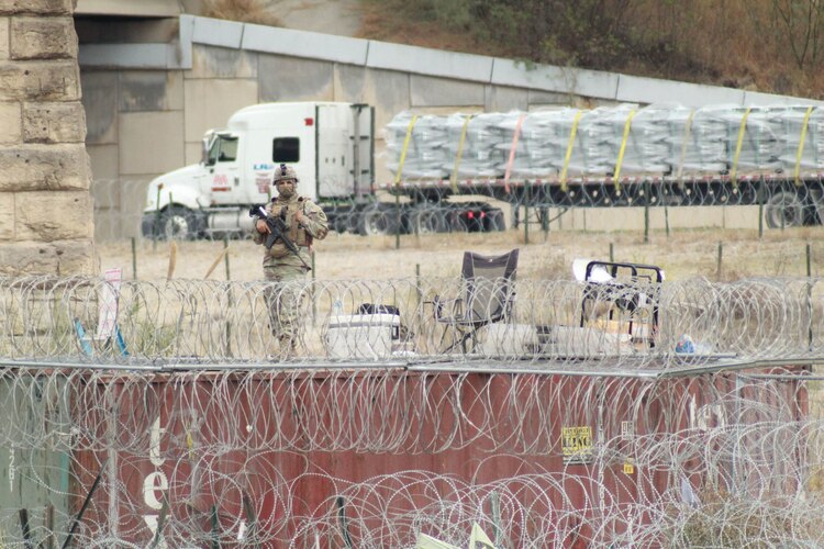 Refuerzan seguridad en frontera de Piedras Negras, Coahuila, tras regreso de Trump al poder en EU.