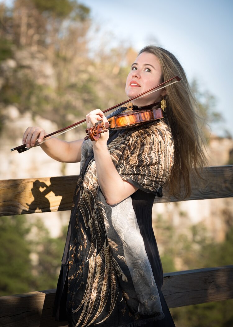 La aclamada violinista canadiense Lara St. John.