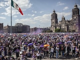 Miles de mujeres, disidencias, infancias de todas edades protestan desde distintos puntos de la Ciudad para llegar al Zócalo capitalino el 8M.