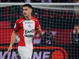 César Montes salió de cambio en primer tiempo de duelo entre Lokomotiv Moscú y Dinamo por una lesión.