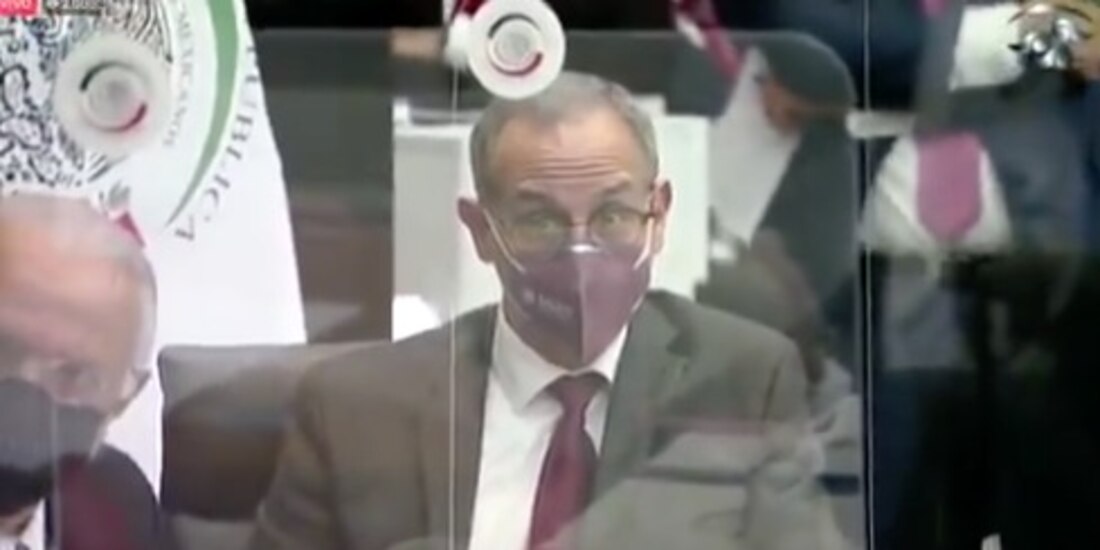 Hugo López-Gatell durante la comparecencia.