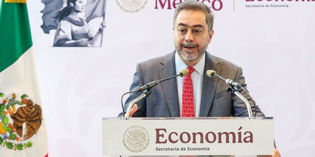 Vidal Llerenas, director del IMPI, en conferencia, ayer.