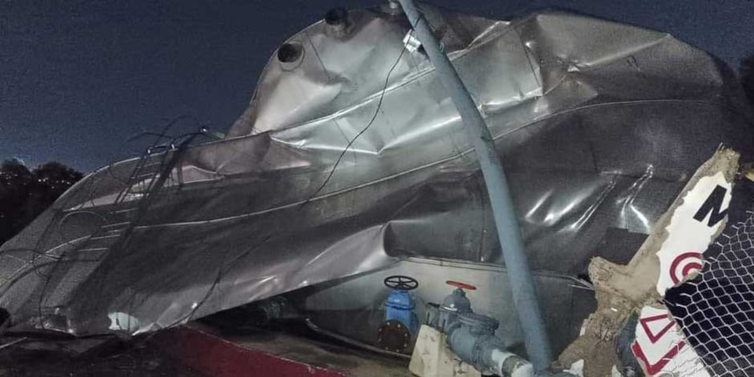 Tanque de agua se desploma en Chimalhuacán; reportan lesionados