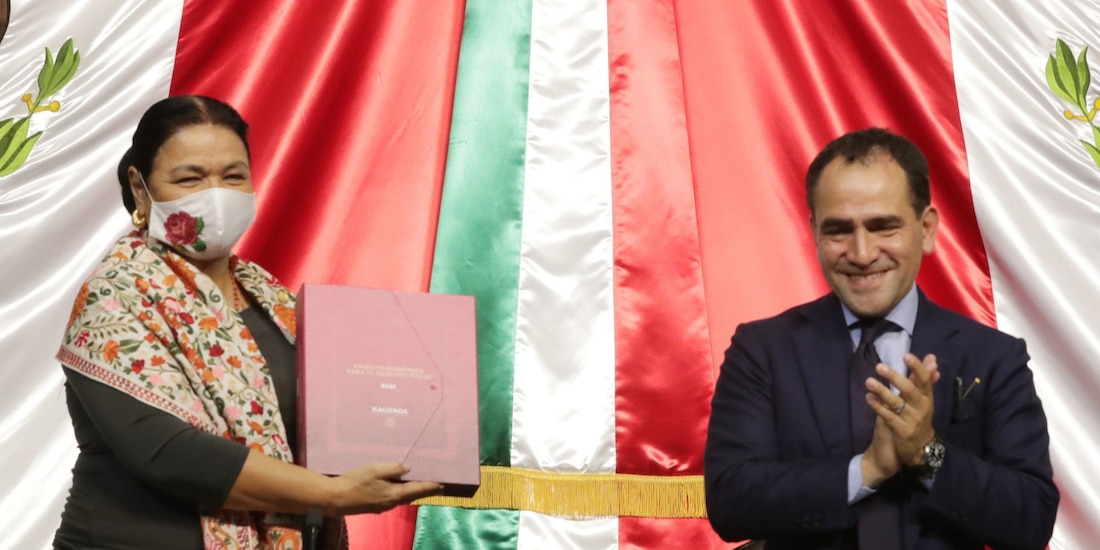 Dulce María Sauri y Arturo Herrera.