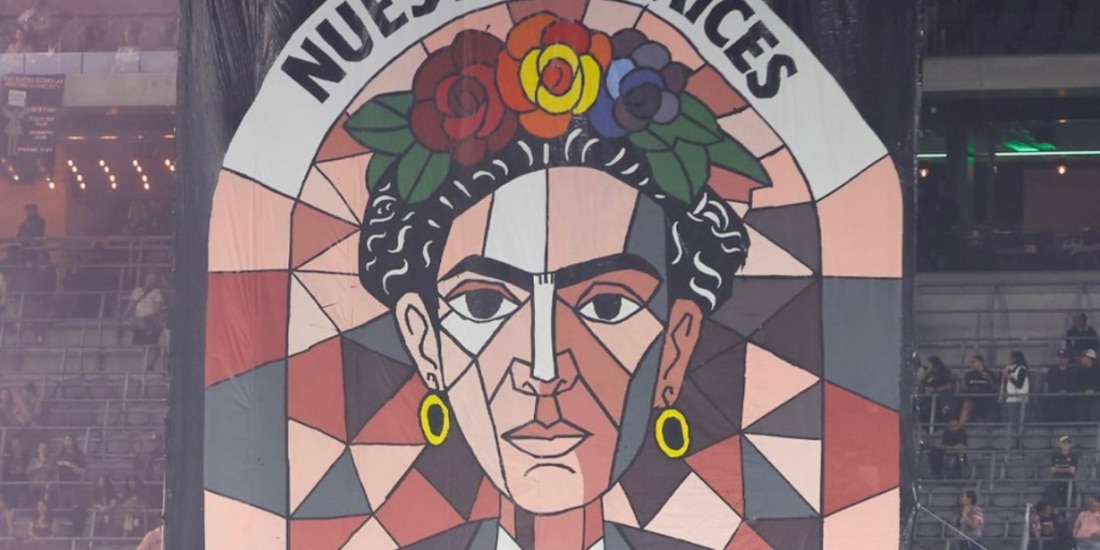 El Angel City presumió su tifo de Frida Kahlo en el partido ante Kansas City Current.