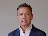 Pablo Lemus anuncia investigación contra 17 policías tras protesta en Casa Jalisco.