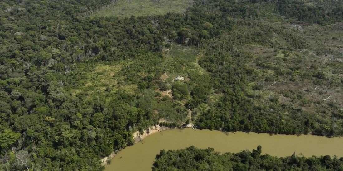 Captan en FOTOS a tribu NUNCA antes vista en Brasil