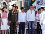 La presidenta Sheinbaum, con miembros de su gabinete, ayer, en Michoacán
