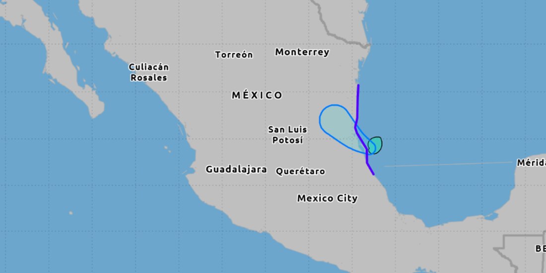 Tormenta tropical "Barry" toca tierra en Veracruz.