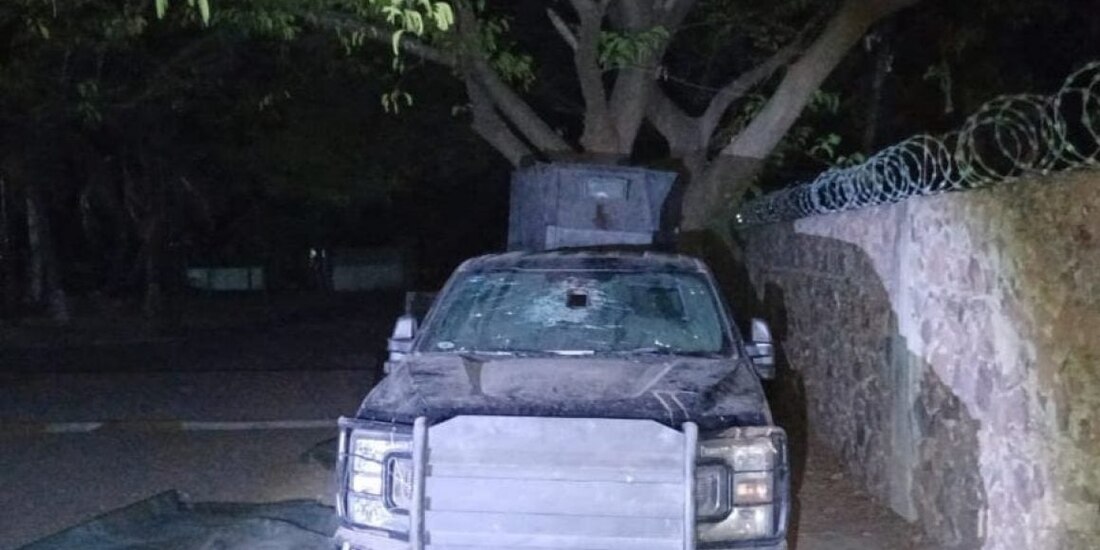 Camión 'monstruo' decomisado posterior al enfrentamiento.