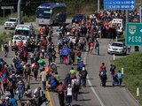 INM insiste a integrantes de caravana migrante que acepten atención y asesoría
