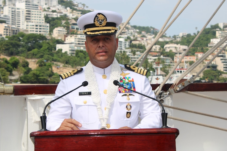 José Díaz Castillo, capitán del Buque Escuela Cuauhtémoc.
