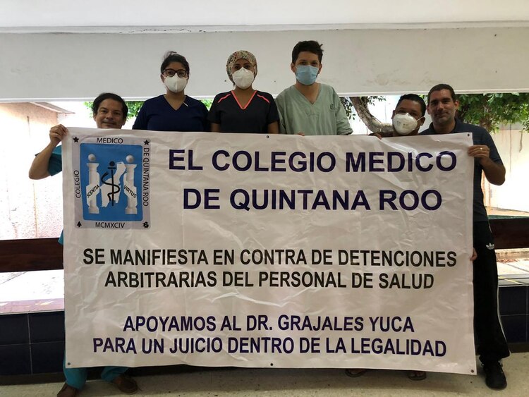 Médicos de Quintana Roo se unen a la manifestación