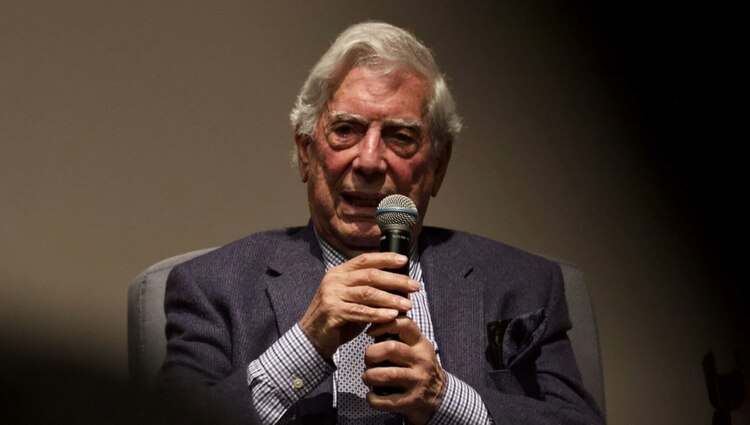 El escritor peruano Mario Vargas Llosa, en fotografía de archivo.