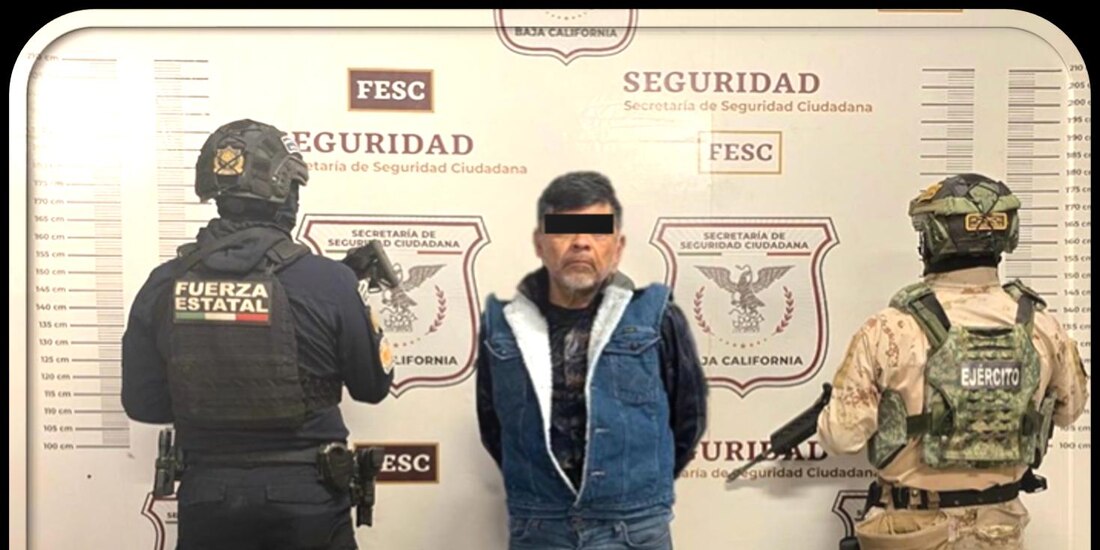 El gabinete federal de seguridad detiene a 111 y decomisa armas y drogas.