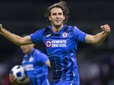 Santiago Giménez festeja un gol con Cruz Azul en el pasado Torneo Grita México Apertura 2021 de la Liga MX.
