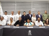 La titular de la FGR (c.), durante su visita a Veracruz, el pasado 31 de julio.