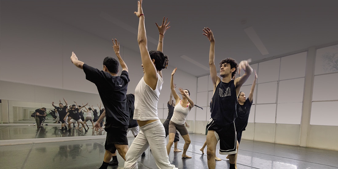 Los bailarines de Aterno, en los preparativos en la CDMX.