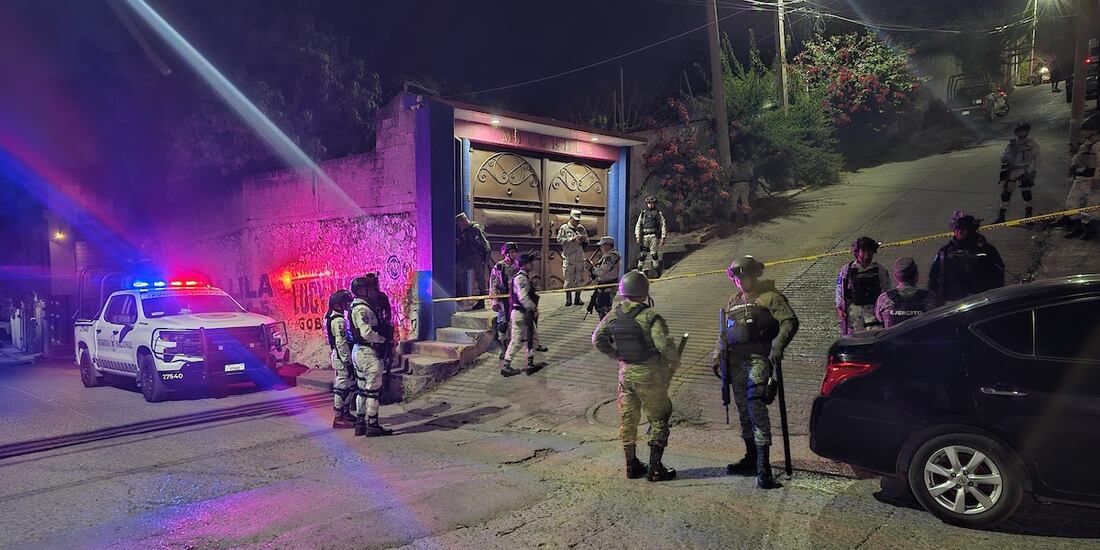 Elementos de la Guardia Nacional, el pasado sábado, al atender el hallazgo de nueve cuerpos, en Jiutepec.