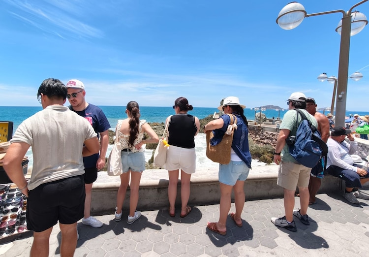 La actividad naviera en mayo suma cinco cruceros y una derrama económica de 30 millones de pesos en el destino.