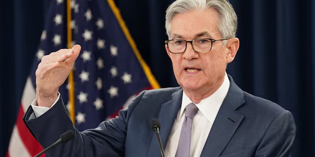 El presidente de la Reserva Federal de Estados Unidos, Jerome Powell, habla con los periodistas