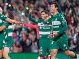FUTBOLISTAS de la Laguna celebran una de sus 5 dianas del fin de semana.