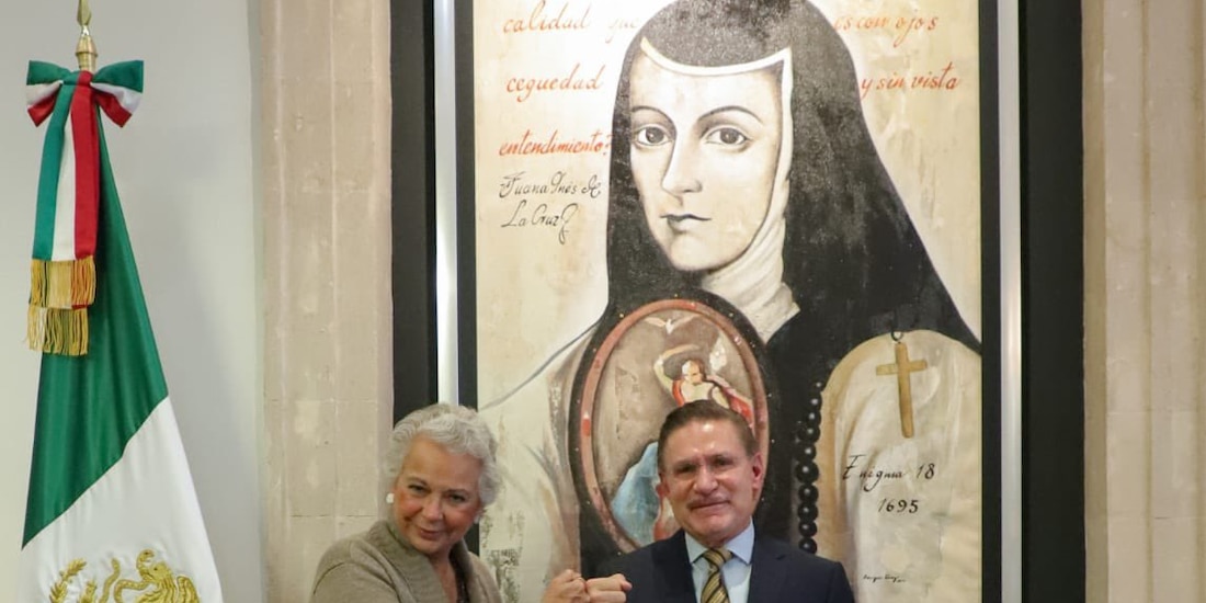 José Rosas Aispuro con Olga Sánchez Cordero, este martes en la Segob.